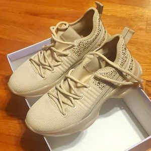 Super cute simmer madden girl shoes size 6.5